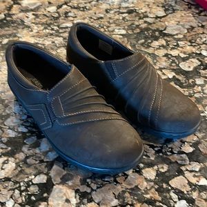 Women’s brown Eastland loafers. 8.5